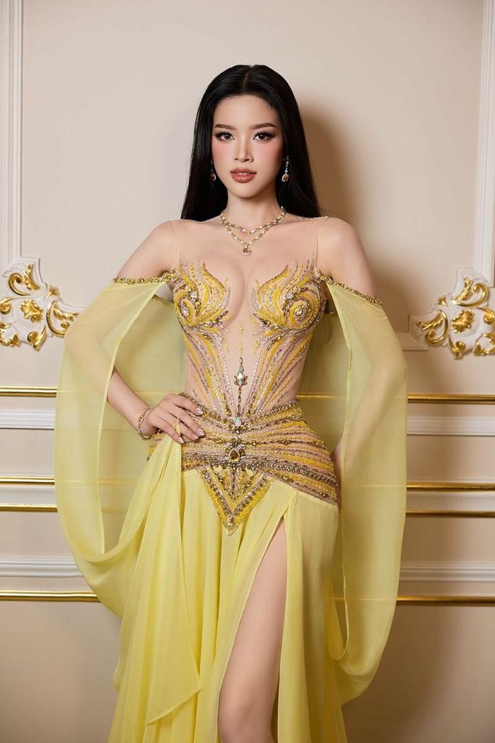 Trần Thị Thoa Thương góp mặt trong Người đẹp Tài năng và Người đẹp Biển. Cô sinh năm 2002, đến từ Đà Nẵng (Quảng Nam cũ), cao 1,73m. Tại phần thi Người đẹp Tài năng, cô chọn tiết mục múa trên nền ca khúc "Con cò" để tái hiện hình ảnh người mẹ. Tại đêm bán kết, cô bị đau chân trước giờ thi nhưng vẫn quyết tâm hoàn thành phần trình diễn.