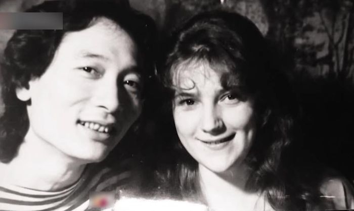 Ông Sơn và bà Olga Jukova thời thanh xuân. Ảnh: Cắt từ chương trình