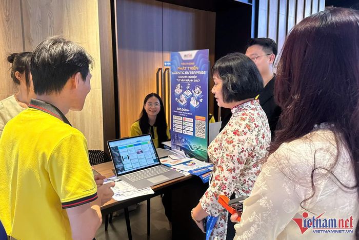 Một nội dung trọng tâm của diễn đàn là thúc đẩy doanh nghiệp, hộ kinh doanh chuyển đổi số, ứng dụng AI và tự động hóa hoạt động và đảm bảo an toàn dữ liệu.