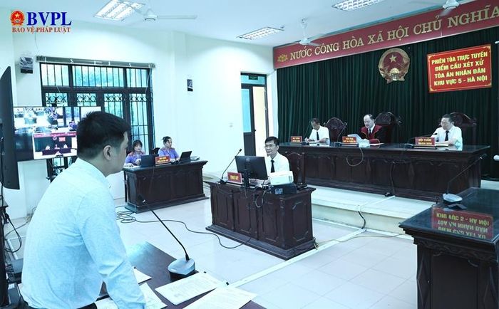 Quang cảnh phiên tòa.