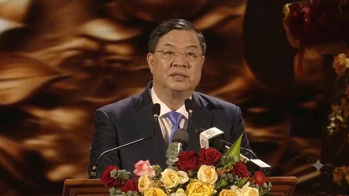 Đồng chí Phạm Gia Túc, Ủy viên Bộ Chính trị, Phó Thủ tướng Thường trực Chính phủ đã trình bày diễn văn kỷ niệm 300 năm ngày sinh Danh nhân văn hóa Lê Quý Đôn.