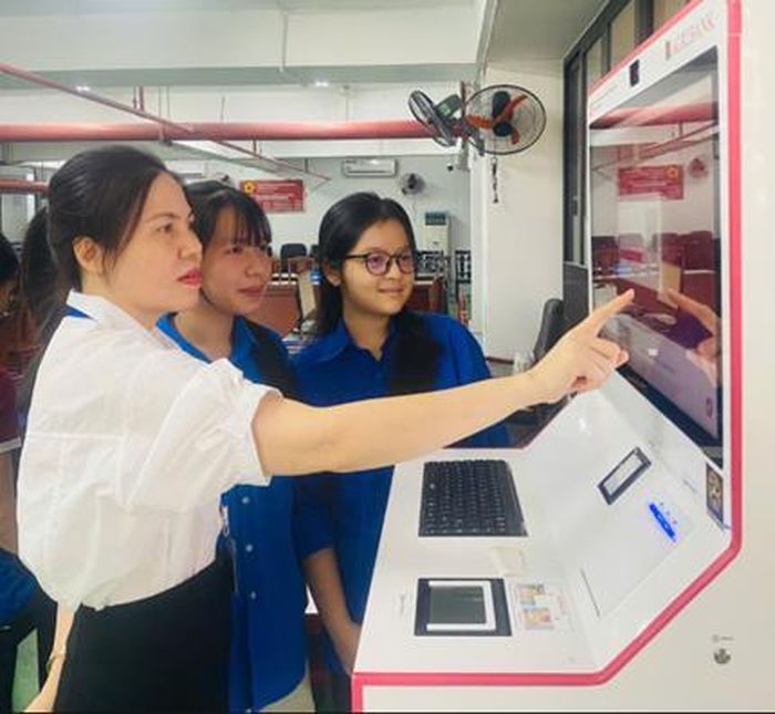 “Trạm công dân số”- trung tâm phục vụ đa dịch vụ, đáp ứng ngày càng đầy đủ nhu cầu của người dân trong môi trường số”.
