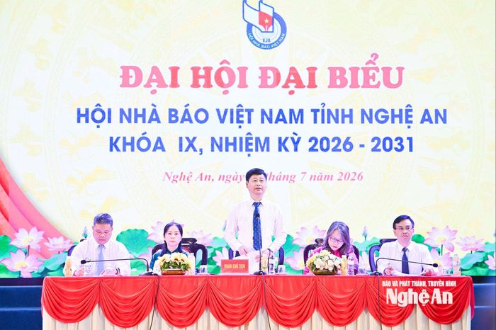 Đoàn Chủ tịch điều hành Đại hội. Ảnh: Mai Hoa