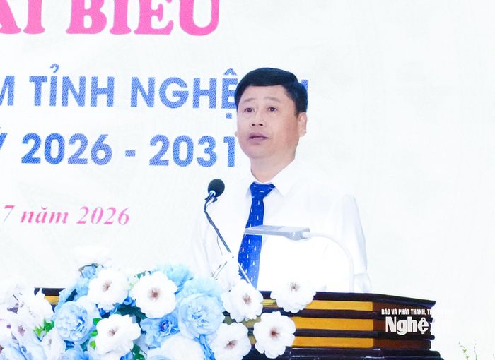 Đồng chí Trần Minh Ngọc - Ủy viên Ban Chấp hành Đảng bộ tỉnh, Giám đốc Báo và phát thanh, truyền hình Nghệ An, Chủ tịch Hội Nhà báo Việt Nam tỉnh Nghệ An phát biểu khai mạc Đại hội. Ảnh: Mai Hoa