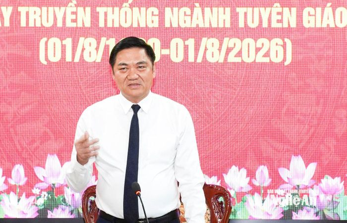 Phó Bí thư Thường trực Tỉnh ủy khẳng định lãnh đạo tỉnh luôn luôn quan tâm và tạo điều kiện để Ban Tuyên giáo và Dân vận hoàn thành xuất sắc nhiệm vụ Đảng, Nhà nước, Nhân dân giao phó. Ảnh: Nguyễn Toàn