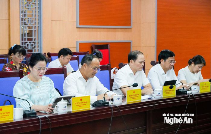 Lãnh đạo các sở, ban, ngành tham dự hội nghị. Ảnh: TL