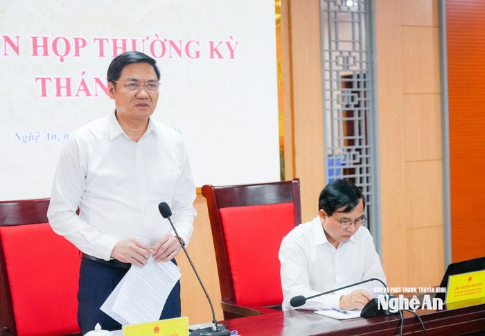 Đồng chí Hoàng Nghĩa Hiếu - Phó Bí thư Thường trực Tỉnh ủy, Chủ tịch HĐND tỉnh phát biểu tại hội nghị. Ảnh: TL