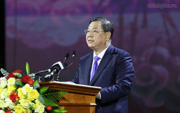 Phó Thủ tướng Thường trực Phạm Gia Túc đọc diễn văn tại lễ kỷ niệm. Ảnh: VGP/Phương Nguyên