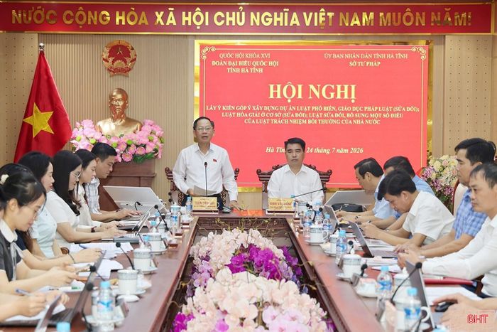 Đoàn ĐBQH tỉnh Hà Tĩnh phối hợp với Sở Tư pháp tổ chức hội nghị lấy ý kiến góp ý đối với các dự án luật.