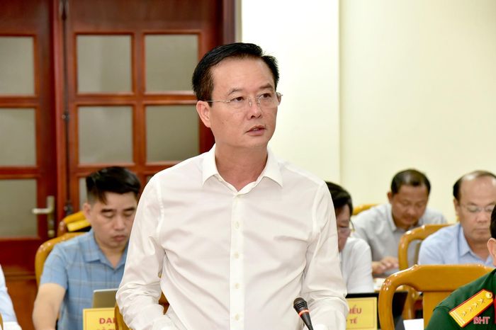 Phó Chủ tịch Thường trực UBND tỉnh Trần Báu Hà tiếp thu ý kiến chỉ đạo của đoàn kiểm tra.