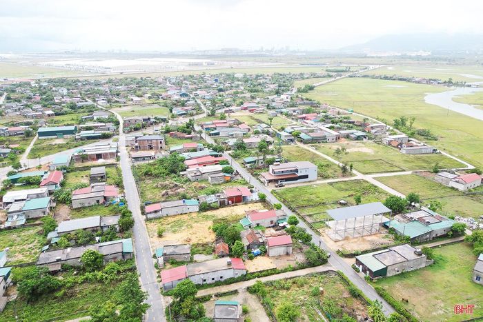 Việc người dân đầu tư xây dựng nhà trọ cho thuê đang góp phần bổ sung chỗ ở cho công nhân làm việc tại các khu, cụm công nghiệp trên địa bàn Hà Tĩnh.