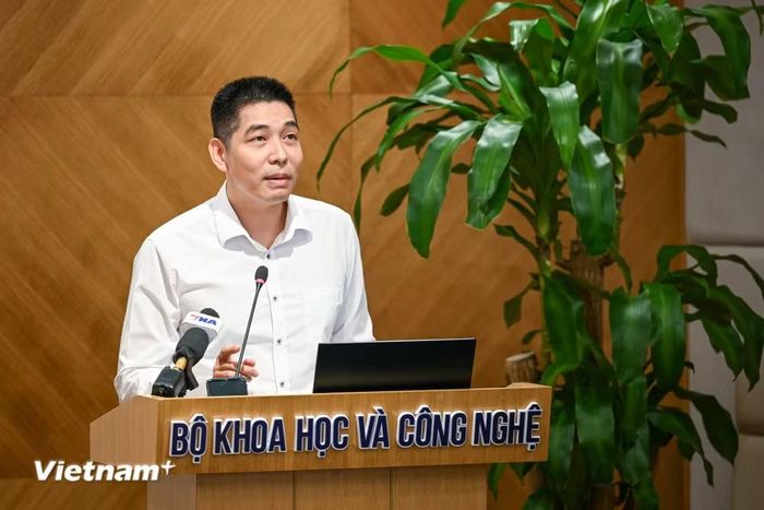 Ông Nguyễn Văn Thuật - Phó Vụ trưởng Vụ Kinh tế số và Xã hội số đã chia sẻ về Đề án thử nghiệm có kiểm soát kinh tế tầm thấp tại Điện Biên. (Ảnh: Minh Sơn/Vietnam+)