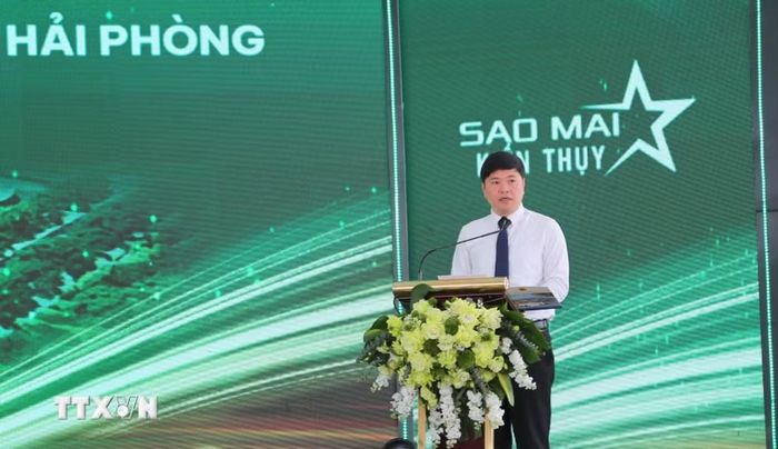 Phó Chủ tịch Ủy ban Nhân dân thành phố Hải Phòng Hoàng Minh Cường phát biểu tại lễ khởi công. (Ảnh: Minh Thu/TTXVN)