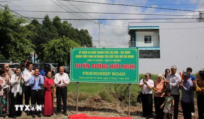 Khánh thành "Tuyến đường hữu nghị" mang tên Mẹ Việt Nam Anh hùng Phan Thị So tại xã Củ Chi, Thành phố Hồ Chí Minh. (Ảnh: Liên Sơn/TTXVN)