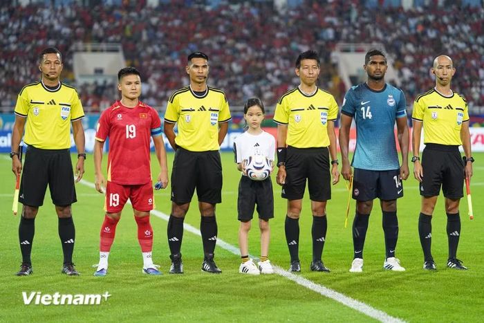 Tiếp đón Singapore trên sân nhà Mỹ Đình, 'Những Chiến binh Sao Vàng' đặt mục tiêu giành trọn 3 điểm để vươn lên ngôi đầu bảng A. (Ảnh: Việt Anh/Vietnam+)