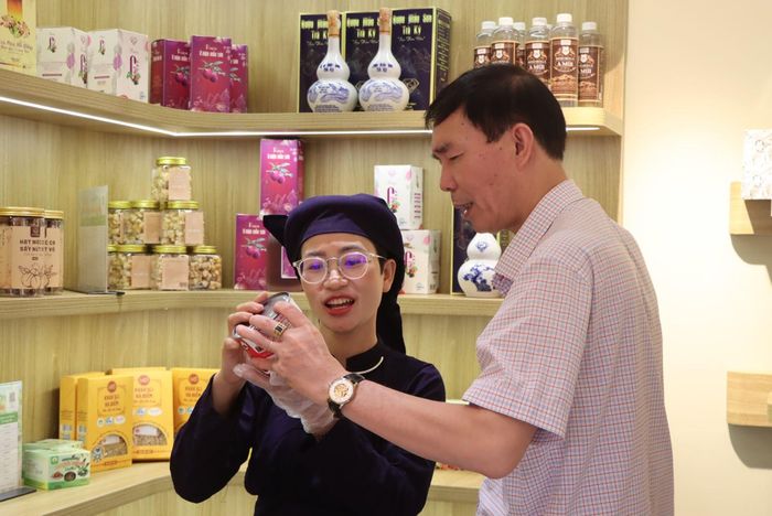 Khách tham quan tại chương trình.