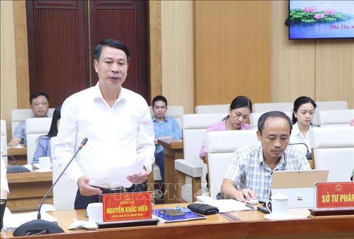 Phó Chủ tịch UBND tỉnh Phú Thọ Nguyễn Khắc Hiếu phát biểu tại buổi làm việc. Ảnh: Thu Hương/TTXVN