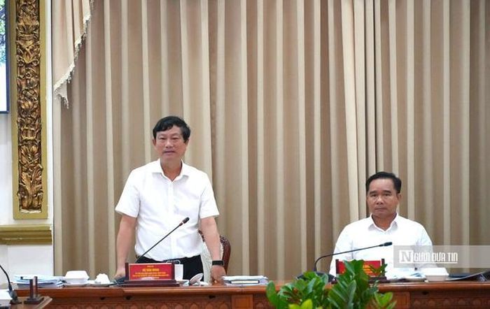 Ông Võ Văn Minh, Chủ tịch HĐND Tp.HCM (trái) và ông Nguyễn Văn Được, Chủ tịch UBND Tp.HCM (ảnh BN).