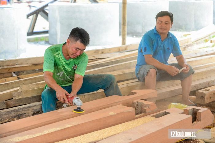 Không khí lao động trải dài khắp khu tái định cư.