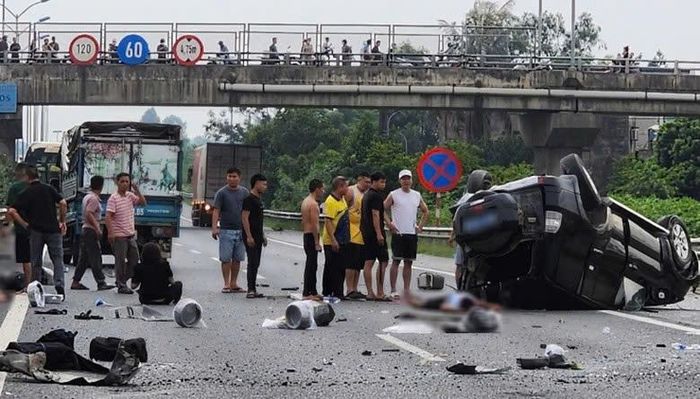 Các chuyên gia khuyến cáo chủ xe thường xuyên kiểm tra tình trạng lốp để kịp thời phát hiện những hư hỏng, hao mòn và khắc phục, tránh để xảy ra nổ lốp gây tai nạn.