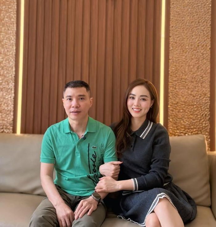 Ngọc Hà luôn đồng hành bên NSND Công Lý. Ảnh: FBNV