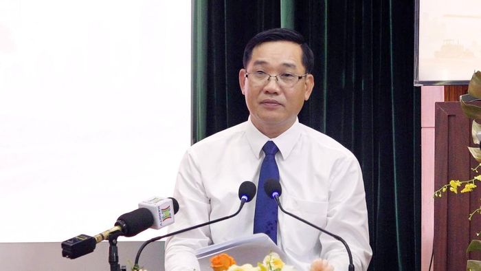 Ông Phạm Trọng La, Chủ tịch UBND xã Thư Lâm, phát động phong trào thi đua "Đoàn kết - Đổi mới - Hành động - Vì hạnh phúc của nhân dân" và Chiến dịch "100 ngày hành động vì Thư Lâm phát triển - Vì hạnh phúc của Nhân dân"