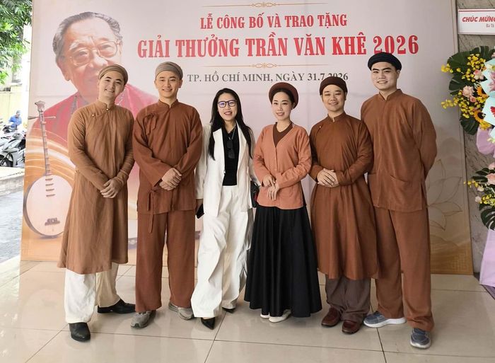 Nhóm Xẩm 48h. Ảnh: Trâm Anh