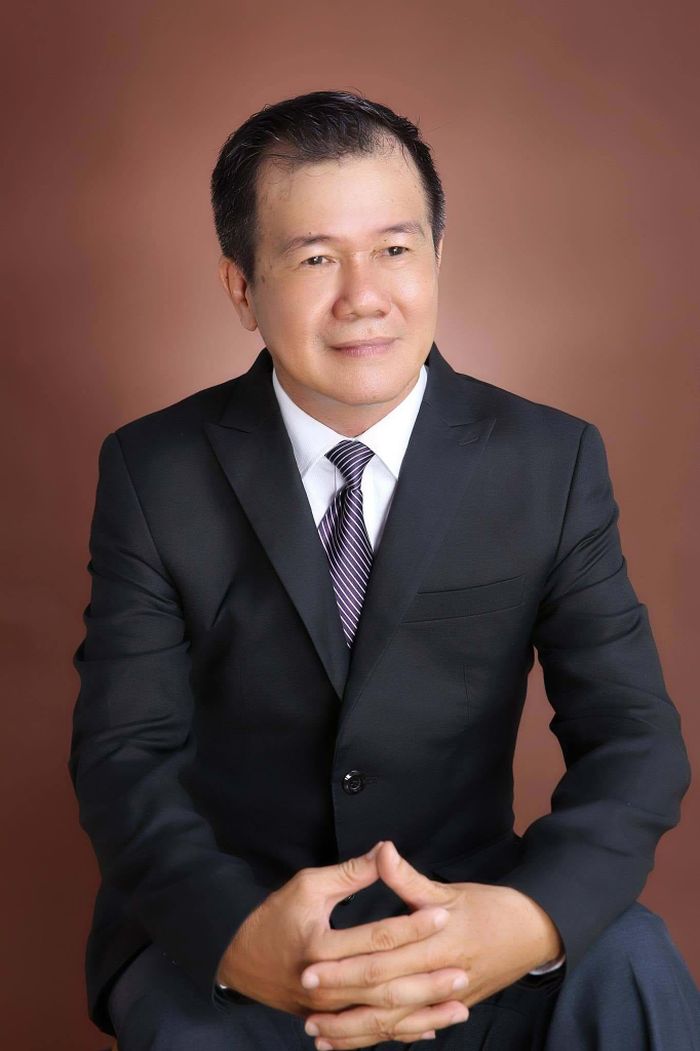 NSƯT Huỳnh Khải. 