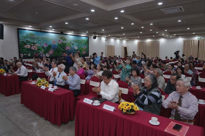 Đông đảo các đại biểu, khách mời tham dự sự kiện.