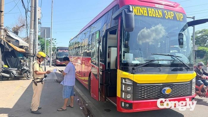 CSGT TP.HCM siết hoạt động vận tải hành khách.