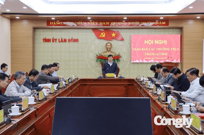 Quang cảnh hội nghị giao ban.