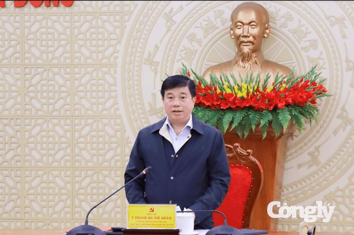 Bí thư Tỉnh ủy Lâm Đồng Y Thanh Hà Niê Kđăm,Trưởng Đoàn ĐBQH tỉnh kết luận hội nghị.
