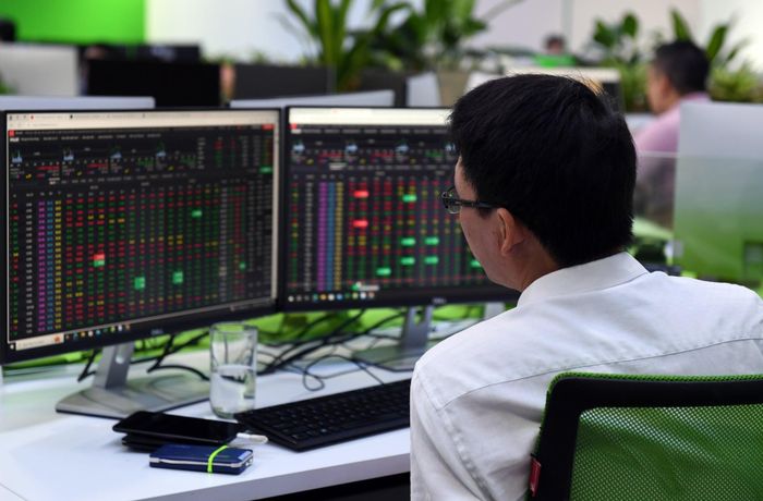 Cho phép nhà đầu tư cá nhân tham gia có thể là giải pháp giúp tăng tính thanh khoản của sàn giao dịch carbon. Ảnh: Hoàng Anh.