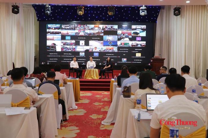 Đại diện cơ quan quản lý báo chí trao đổi, thảo luận về các nội dung, quy định của Luật Báo chí năm 2025 tại hội nghị.