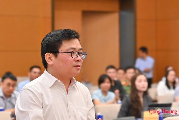 Thứ trưởng Bộ Công Thương Trương Thanh Hoài tham dự và phát biểu tại phiên họp.