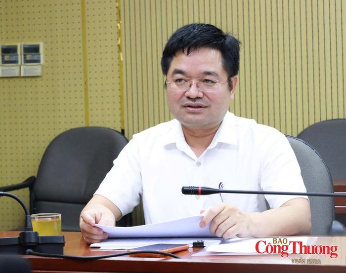 Ông Nguyễn Văn Minh, Ủy viên BCH Đảng bộ Bộ Công thương, Thành viên Ban Chỉ đạo 35 Đảng ủy Bộ Công Thương, Tổng biên tập Báo Công Thương, Phó Trưởng Ban Thường trực Cuộc thi, Phó Chủ tịch Hội đồng sơ khảo phát biểu tại cuộc họp.