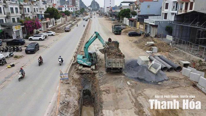Dự án mở rộng Đại lộ Lê Lợi, đoạn từ ngã tư Phú Sơn đến cầu Đống, bị chậm tiến độ do vướng mắc trong GPMB.