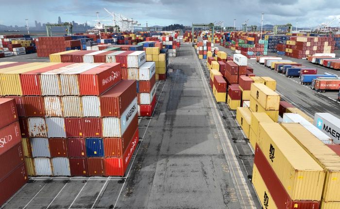 Chính quyền Mỹ áp mức thuế bổ sung 12,5% cho hàng hóa Trung Quốc. Ảnh: Bloomberg.
