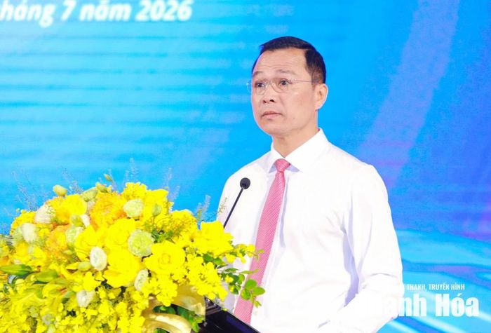 Chủ tịch UBND tỉnh Tô Anh Dũng phát biểu tại buổi lễ.