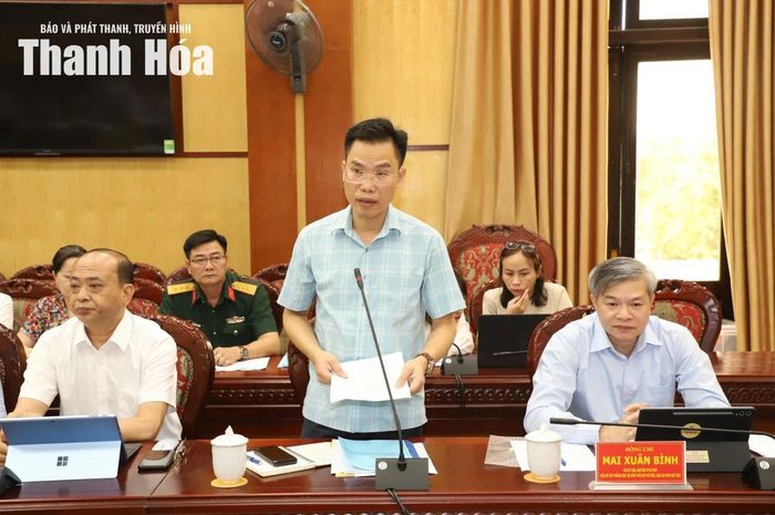 Đại diện Ủy ban MTTQ tỉnh tham luận tại hội nghị.