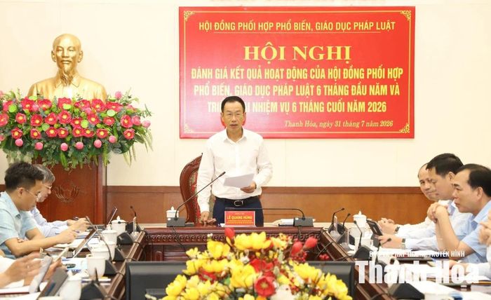 Phó Chủ tịch UBND tỉnh Lê Quang Hùng kết luận hội nghị.