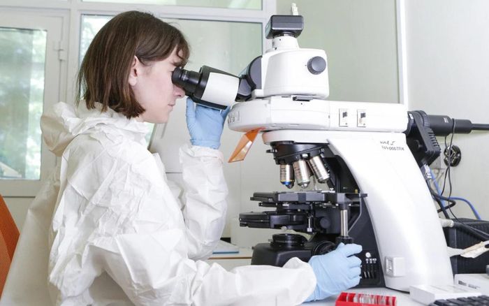 Bộ y tế Nga cho biết Neooncovac đang trong giai đoạn cuối cùng được cung cấp miễn phí theo hệ thống bảo hiểm y tế quốc gia. Ảnh: RT.
