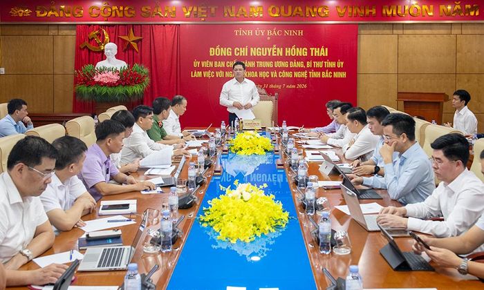  Quang cảnh buổi làm việc. 