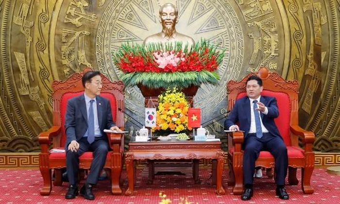  Đồng chí Nguyễn Hồng Thái phát biểu. 
