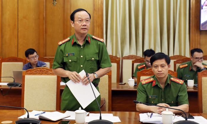  Đại diện Công an tỉnh trao đổi các giải pháp cần tập trung thực hiện trong giai đoạn tiếp theo về làm giàu dữ liệu đất đai. 