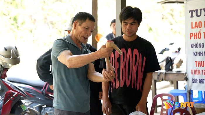 Nuôi hươu lấy nhung đang trở thành mô hình kinh tế nông nghiệp tạo thu nhập khá cho đồng bào dân tộc thiểu số xã Trà Tập. Ảnh: THIỆN TRANG