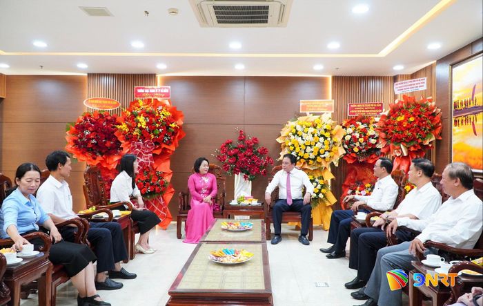 Quang cảnh buổi thăm. Ảnh: VINH ANH