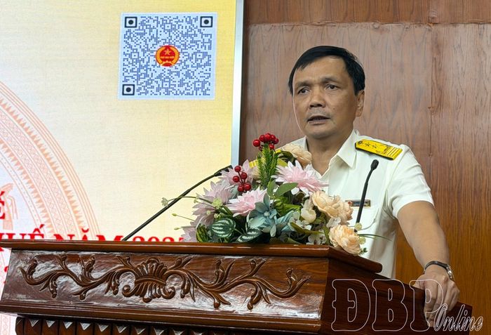 Ông Nguyễn Quang Việt, Trưởng Thuế tỉnh phát biểu tại hội nghị.
