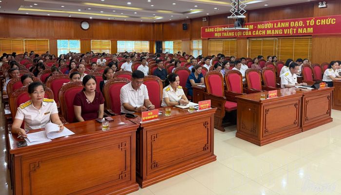 Đại biểu tham dự hội nghị.