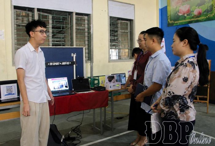 Tác giả thuyết minh sản phẩm "AI giám thị số", thuộc lĩnh vực phần mềm máy tính.